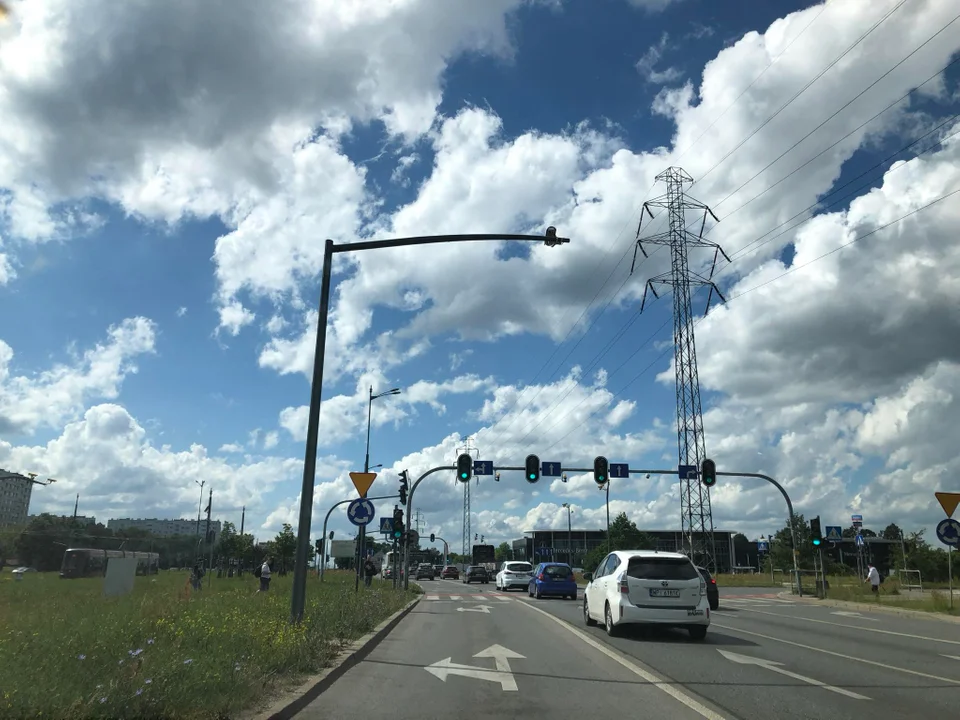 Red Light w Łodzi. Sprawdź, na których skrzyżowaniach znajdziemy to urządzenie [MAPA] - Zdjęcie główne