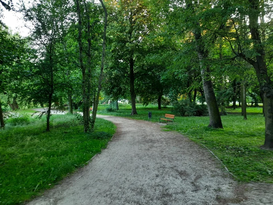 Park Widzewski w Łodzi. KLIKNIJ NA NASTĘPNE ZDJĘCIE