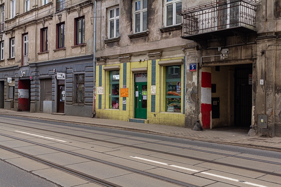 Kibole Łódź. Pamiętacie zadymę z udziałem dzieci na Bałutach w Łodzi? Łódzka policja bada możliwość ustalenia sprawców - Zdjęcie główne