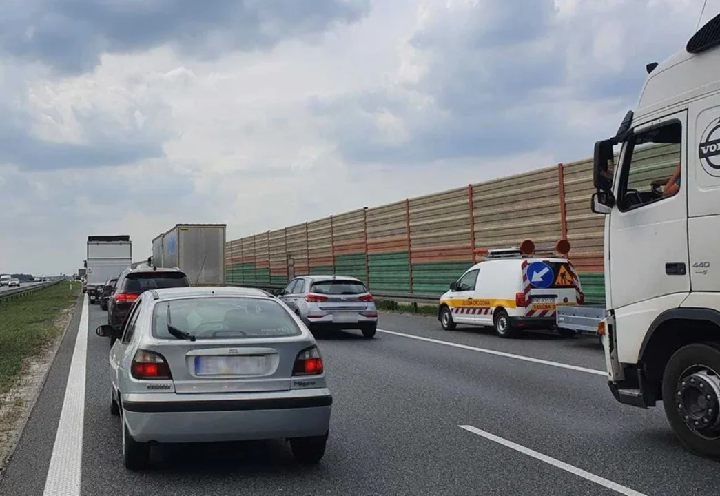 Łódzkie: Wypadek na A2. Zablokowany pas w kierunku Poznania - Zdjęcie główne