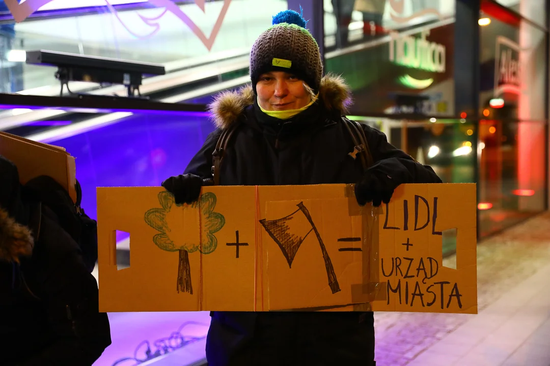 Protest pod Lidlem w Łodzi