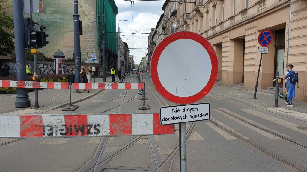 Łódź. Kamienica przy ul. Kilińskiego 49 grozi zawaleniem (fot. Bartosz Jankowski - TuŁódź.pl)