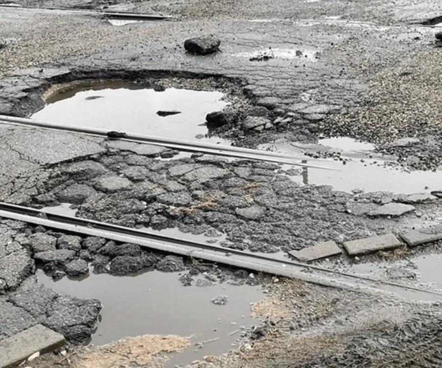 Drogowy koszmar w Łodzi. Naprawiane ulice nie wytrzymują nawet tygodnia [zdjęcia] - Zdjęcie główne