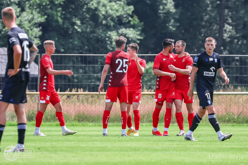 Widzew Łódź lekko łatwo i przyjemnie wygrał mecz kontrolny z Hutnikiem Kraków. Hat-trick Pawła Tomczyka - Zdjęcie główne