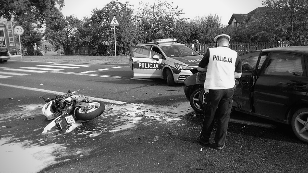 Tragiczny wypadek z udziałem motocyklisty. Reanimacja trwała ponad godzinę. Jak do niego doszło? - Zdjęcie główne