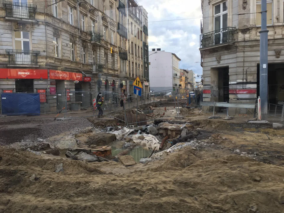 Trwa naprawa uszkodzonej rury na skrzyżowaniu ulic Zachodniej z Legionów. ZWIK wydał ważny komunikat - Zdjęcie główne