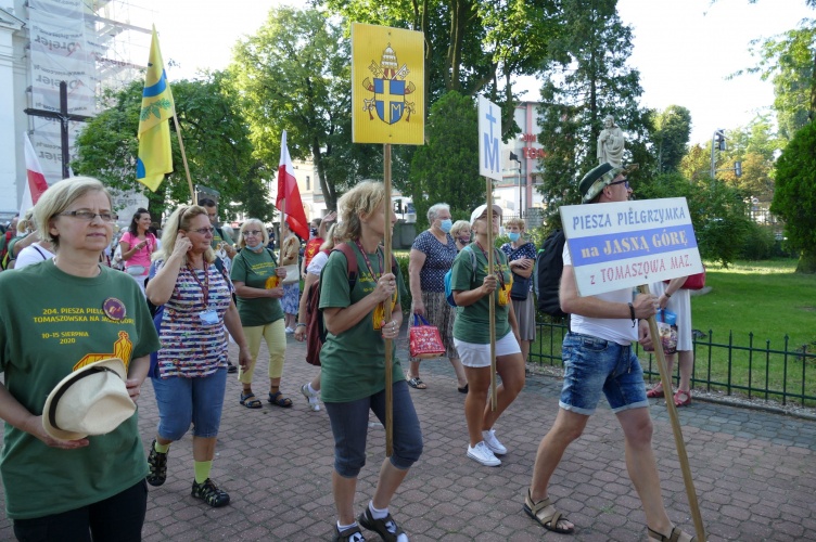 Koronawirus pielgrzymów nie zatrzyma. Ruszyły pielgrzymki na Jasną Górę - Zdjęcie główne