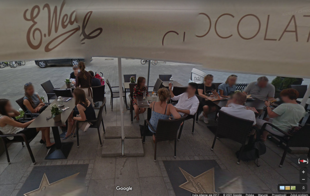 Wakacje na Piotrkowskiej w Łodzi przed pandemią! Kto odnajdzie się na zdjęciach w Google Street View? (fot. Google Street View)