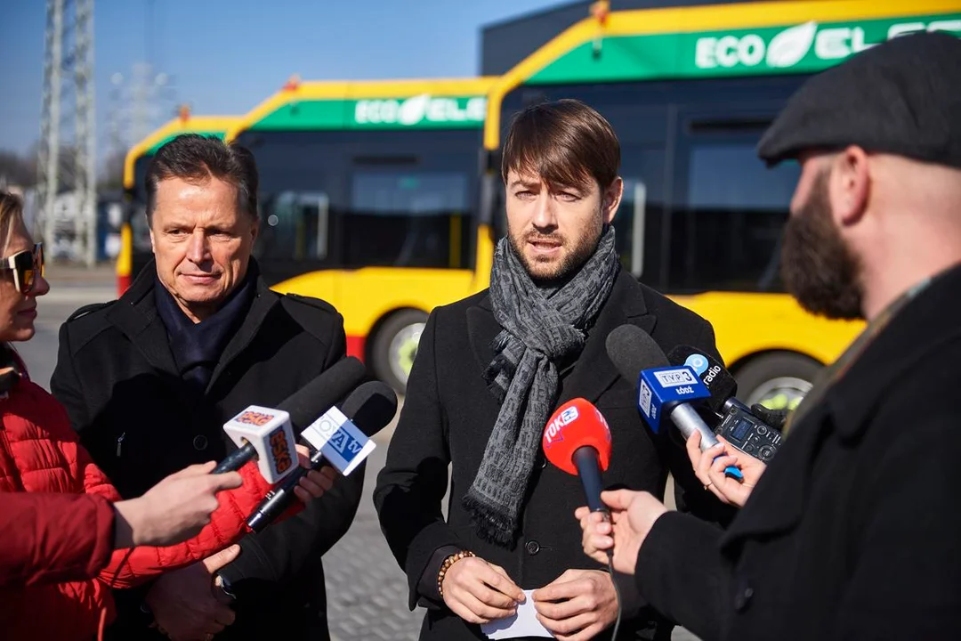 Nowe „elektryki” w MPK Łódź. Pasażerowie już z nich korzystają [zdjęcia]  - Zdjęcie główne