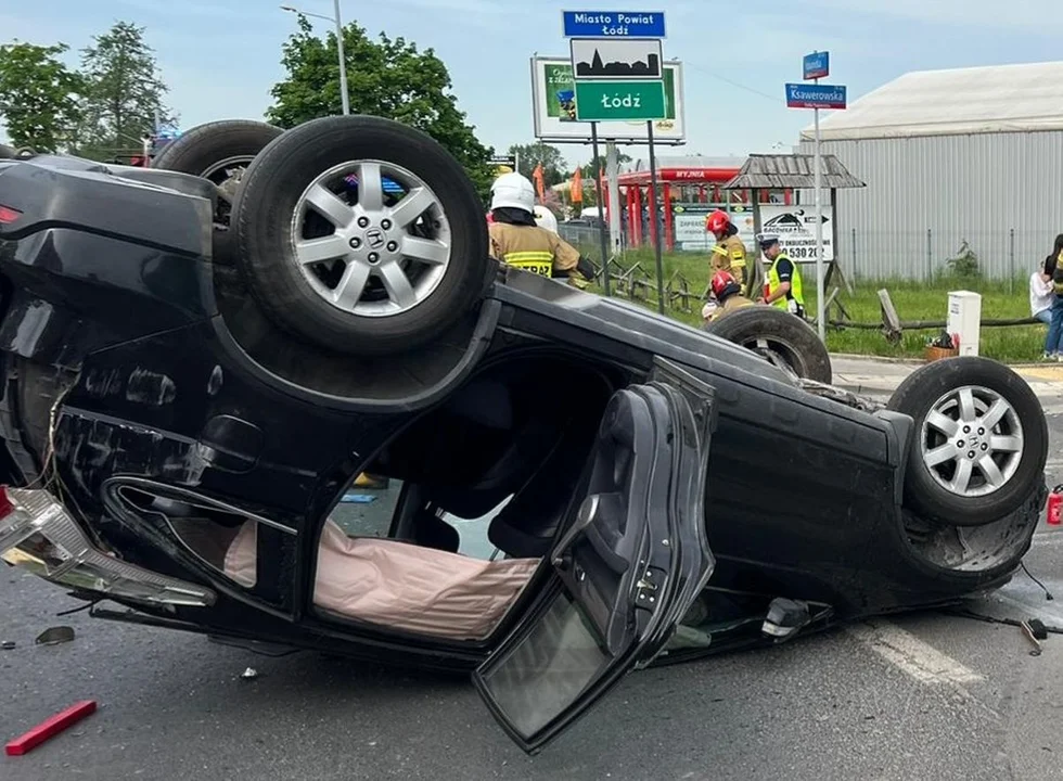 Karambol na drodze z Pabianic do Łodzi. Wszystko przez kierowcę pijanego jak bela [foto] - Zdjęcie główne