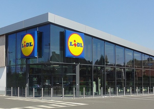 Lidl pilotażowo wprowadza kasy bezobsługowe - Zdjęcie główne