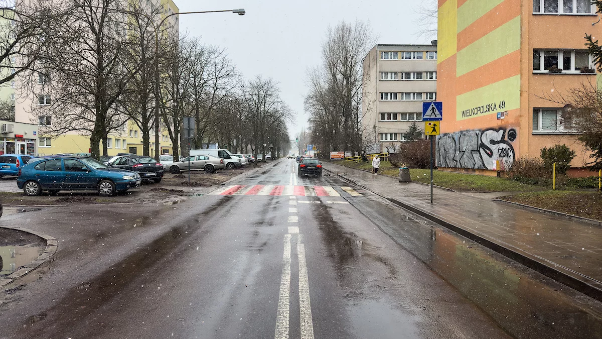 Koniec plotek o głośnym remoncie na Teofilowie.  Miejsca parkingowe nie znikną