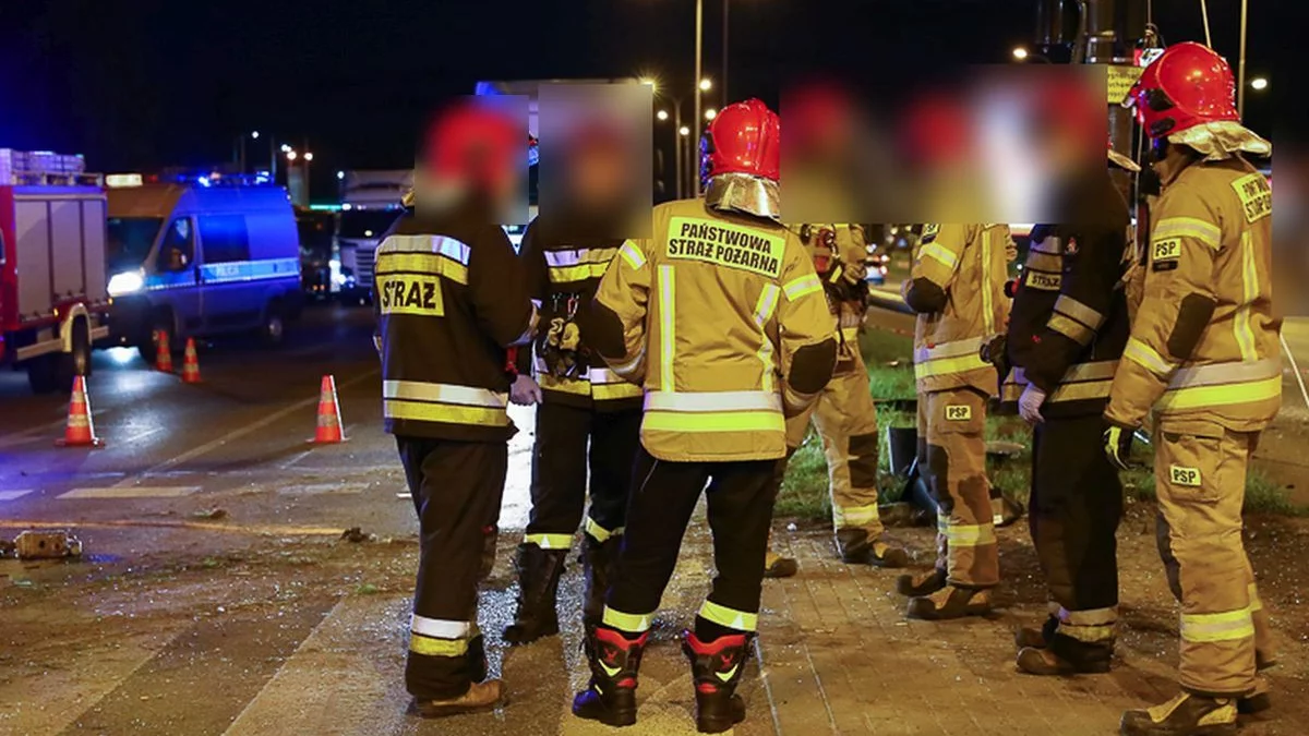 Wypadek na drodze krajowej w Łódzkiem. Utrudnienia w obydwu kierunkach