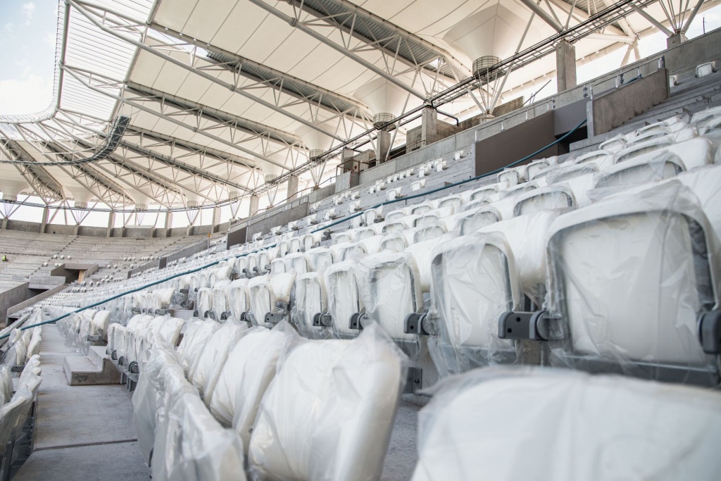 ŁKS Łódź. Na stadionie ŁKS-u pojawiły się pierwsze krzesełka. Ile ich będzie ostatecznie? [zdjęcia] - Zdjęcie główne