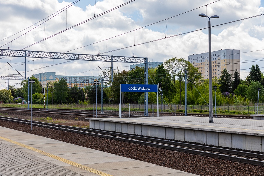 Łódź Widzew wtedy i teraz. Pamiętacie dworzec sprzed remontu? (fot. Michał Pietrzak - redakcja TuŁódź) | wiadomości łódzkie | Łódź | TuŁódź