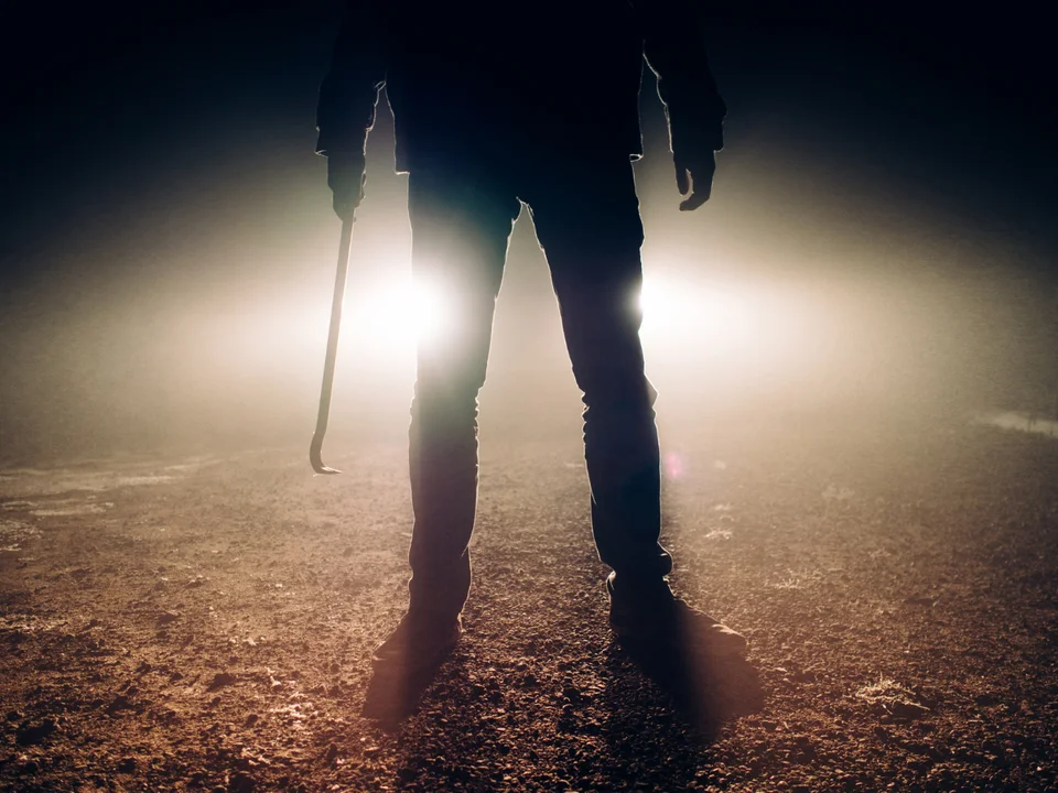 Wampir z Gałkówka. Stanisław Modzelewski, polski seryjny morderca. Mordów ze szczególnym okrucieństwem na tle seksualnym dokonywał na kobietach. W trakcie śledztwa przyznał się do zabicia ośmiu kobiet. Z powodu braku ciała ofiary, nie udowodniono mu ósmego morderstwa popełnionego w Łodzi. 
