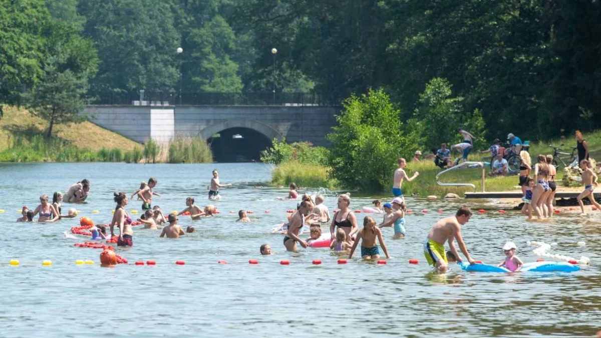 Tu można się pluskać! Ruszają miejskie kąpieliska i baseny