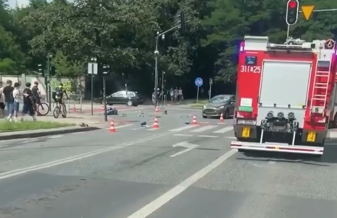 Wypadek na Retkini. Motocyklista trafił do szpitala [WIDEO] - Zdjęcie główne