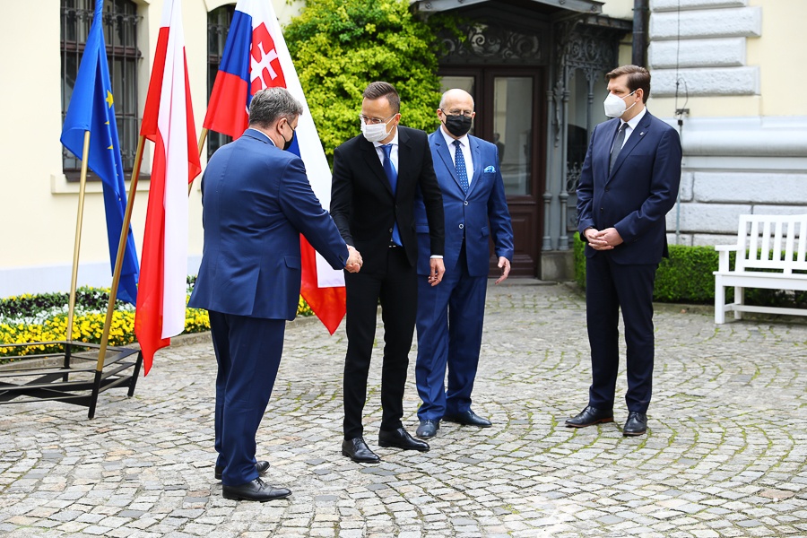 Łódź. W Pałacu Herbsta w Łodzi odbyło się spotkanie przedstawicieli państw Grupy Wyszehradzkiej (fot. Michał Pietrzak - TuŁódź.pl)