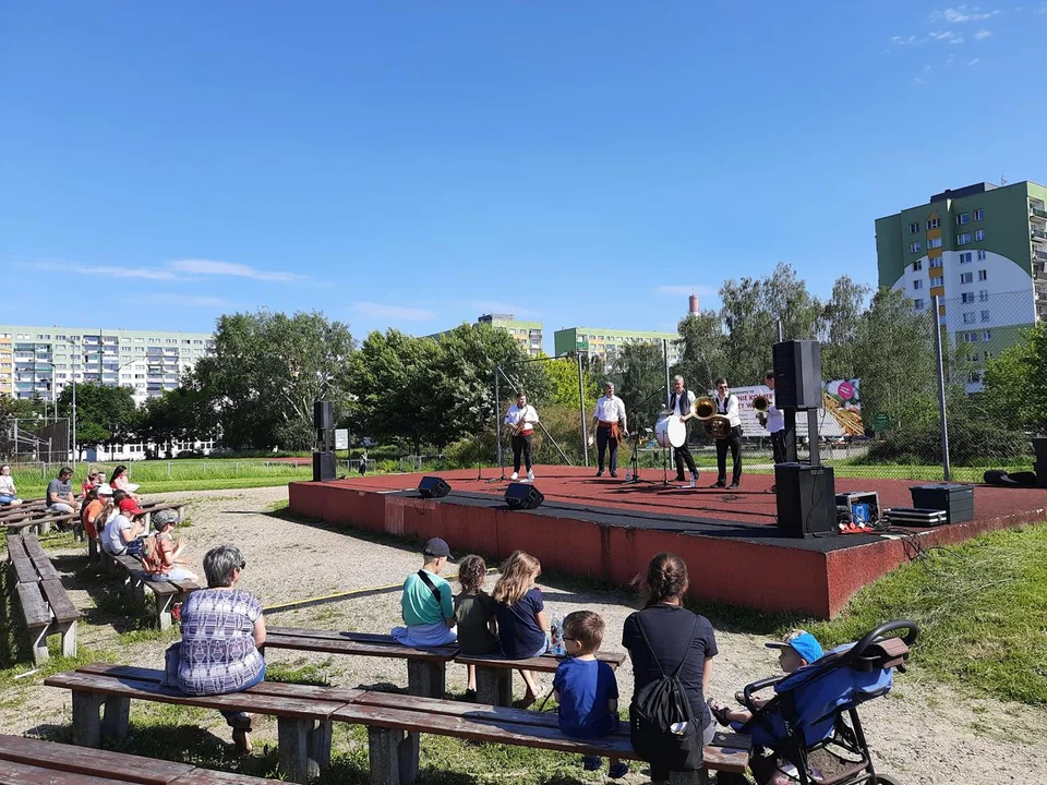 "Urwani z Wesela" na Widzewskiej Górce w Łodzi. KLIKNIJ NA NASTĘPNE ZDJĘCIE