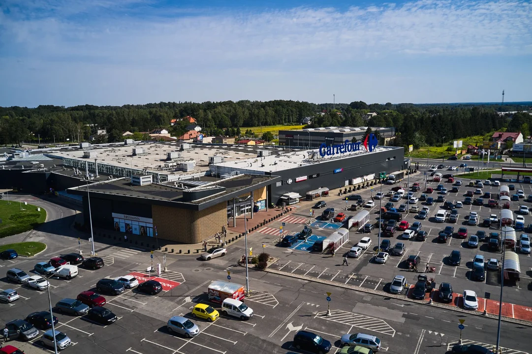 Centum handlowe zostanie rozbudowane. Pojawią się nowe sklepy. Łodzianie bardzo je lubią - Zdjęcie główne