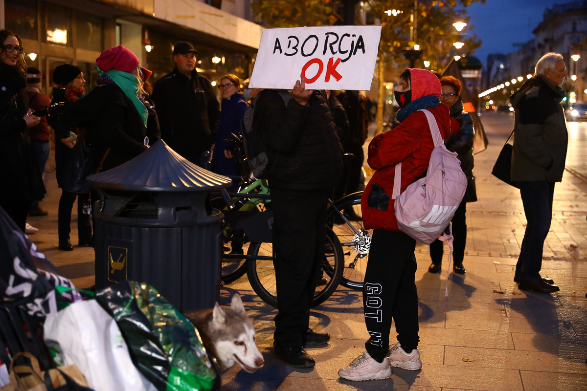 Pikieta pod siedzibą PiS na Piotrkowskiej w Łodzi