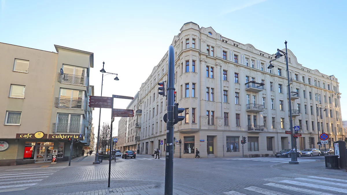 Drogowcy kończą łatanie Śródmieścia. Ważne skrzyżowanie w centrum otwarte dla kierowców