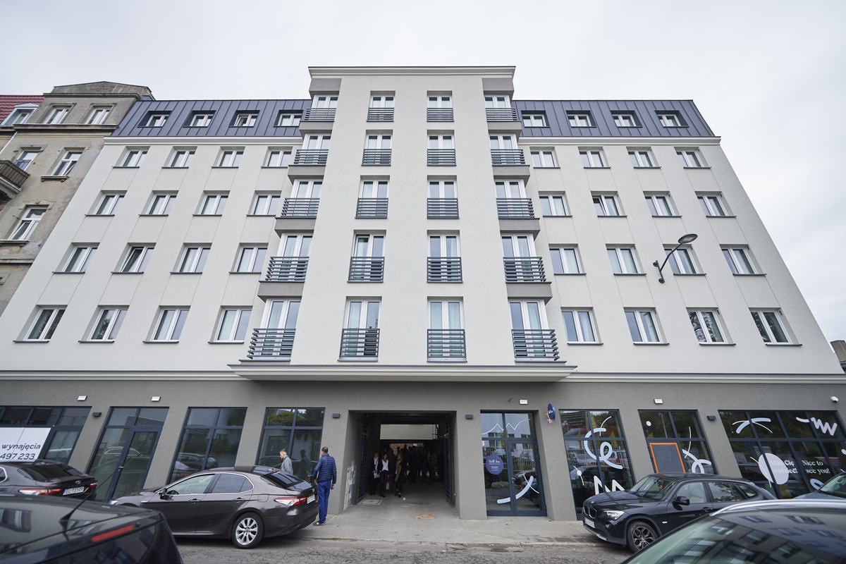 Luksusowe pokoje w akademiku na 6 Sierpnia w Łodzi? Dowiedz się, ile kosztują.