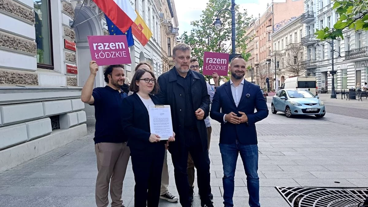 Rodzice protestują, Zandberg wkracza do akcji w Łodzi. „Miasto wykorzystuje niż demograficzny”