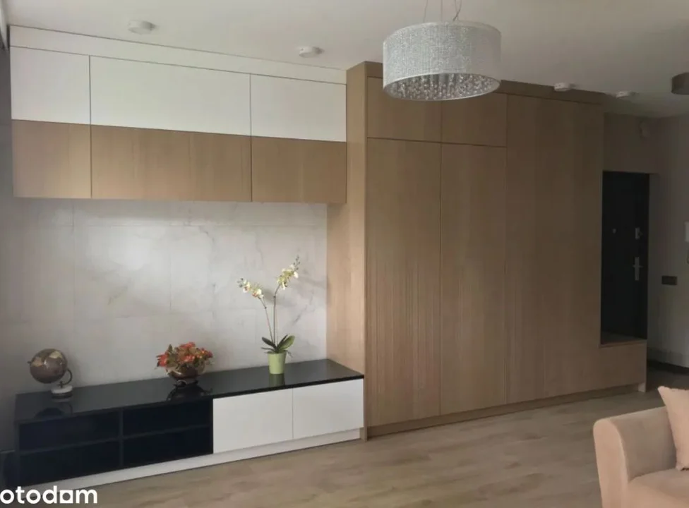 Polesie, Retkinia, 43 mkw. - 1750 zł. Link do oferty: https://www.otodom.pl/pl/oferta/nowoczesne-w-pelni-wyposazone-2-pok-z-klimatyzacja-ID3TEZS