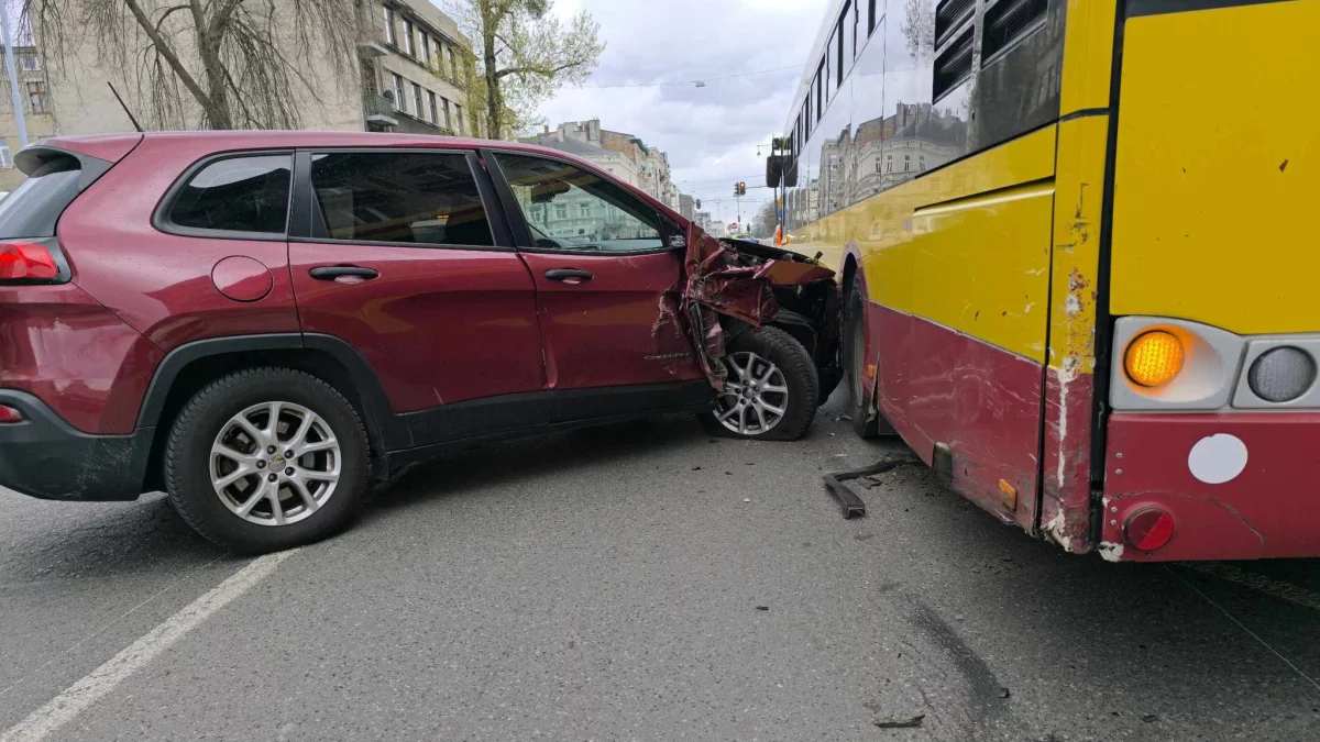Wielki huk na Polesiu. Kierowcy utknęli w potężnym korku!