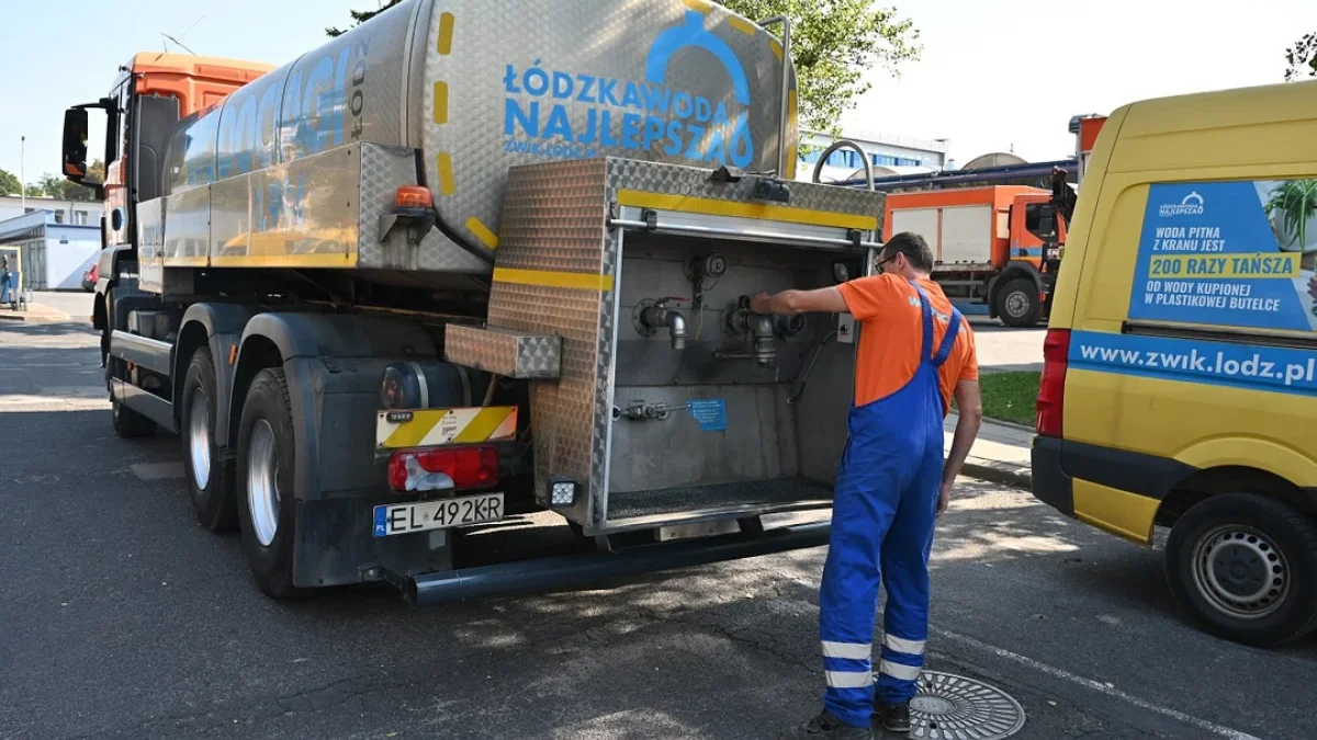 Ekipa łódzkich wodociągów wyruszyła w okolice Kłodzka. Po powodzi woda nie nadaje się do picia - Zdjęcie główne