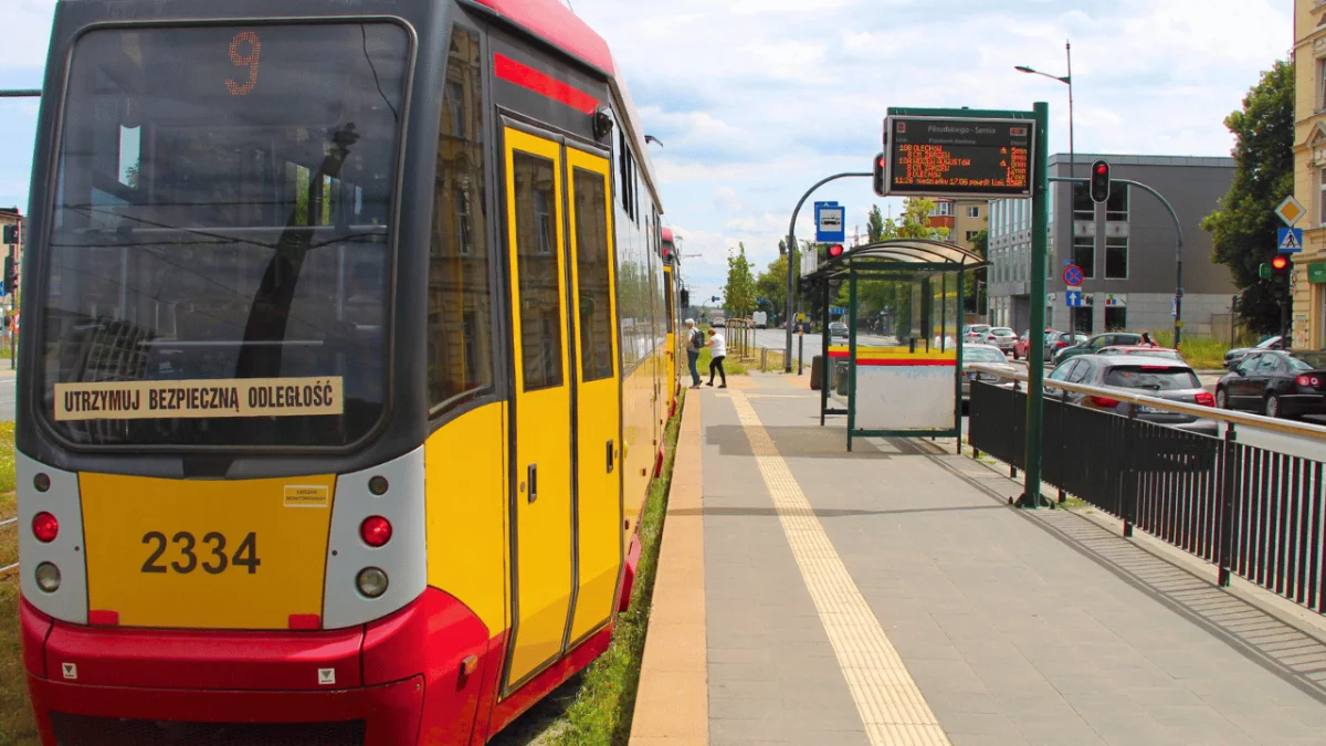 Wybierasz się na Light Move Festival komunikacją miejską? Sprawdź, jak pojadą tramwaje i autobusy MPK Łódź - Zdjęcie główne