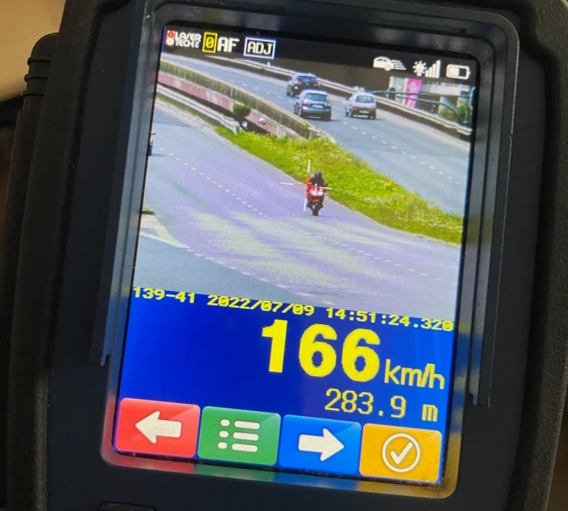 19-letni motocyklista został ukarany mandatem i odebraniem prawa jazdy