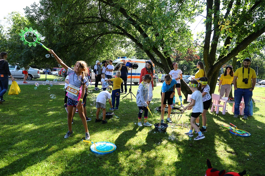 Ice Cream Run Łódź 2021. W Parku na Zdrowiu odbył się jeden z czterech biegów o Koronę Łasucha (fot. Michał Pietrzak - redakcja TuŁódź) |wiadomości łódzkie | Łódź | TuŁódź