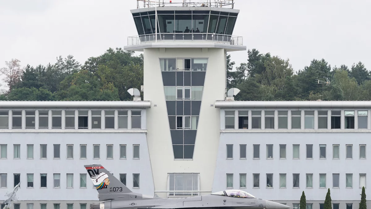 Praca w jednostkach wojskowych w Łódzkiem. Ile można dostać na start?