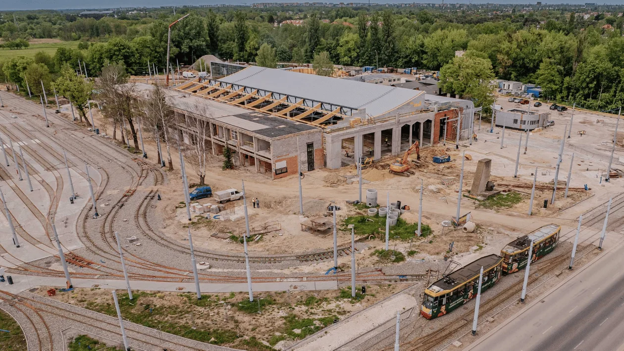 Ogłoszono zmianę organizacji ruchu dla kierowców. Ma to związek z przebudową ważnej zajezdni tramwajowej [ZDJĘCIA] - Zdjęcie główne