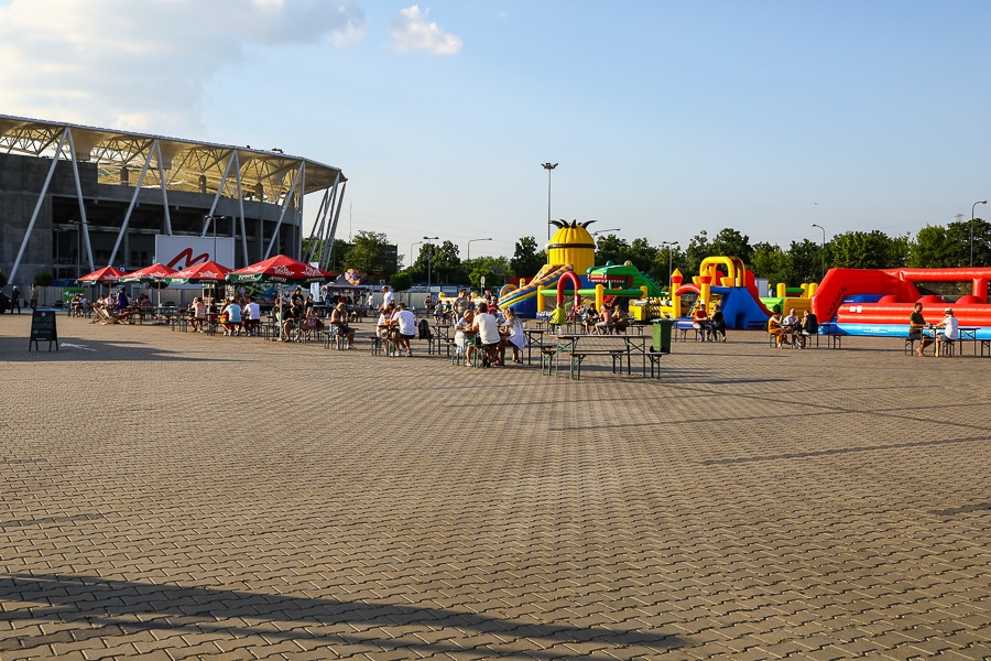 Wielka Szama Łódź. Trwa największy Zlot Foodtrucków w Łodzi. Zobacz! (fot. Michał Pietrzak - TuŁódź.pl)