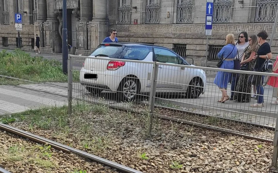 Łódź. Citroenem po przejściu dla pieszych. Tłumaczyła, że nie widziała znaków - Zdjęcie główne