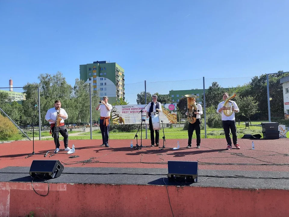 „Urwani z Wesela” na Widzewskiej Górce! Ciekawe brzmienia w łódzkim parku  - Zdjęcie główne