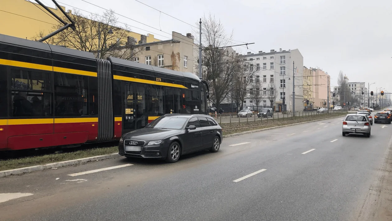 Zmiana organizacji ruchu dla kierowców w centrum Łodzi. Czas na zmianę przyzwyczajeń - Zdjęcie główne