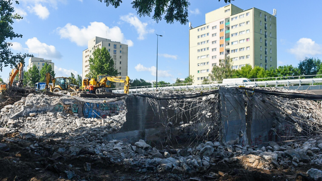 Stary wiadukt na al. Śmigłego-Rydza został wyburzony. Jak postępują prace? [ZDJĘCIA] - Zdjęcie główne