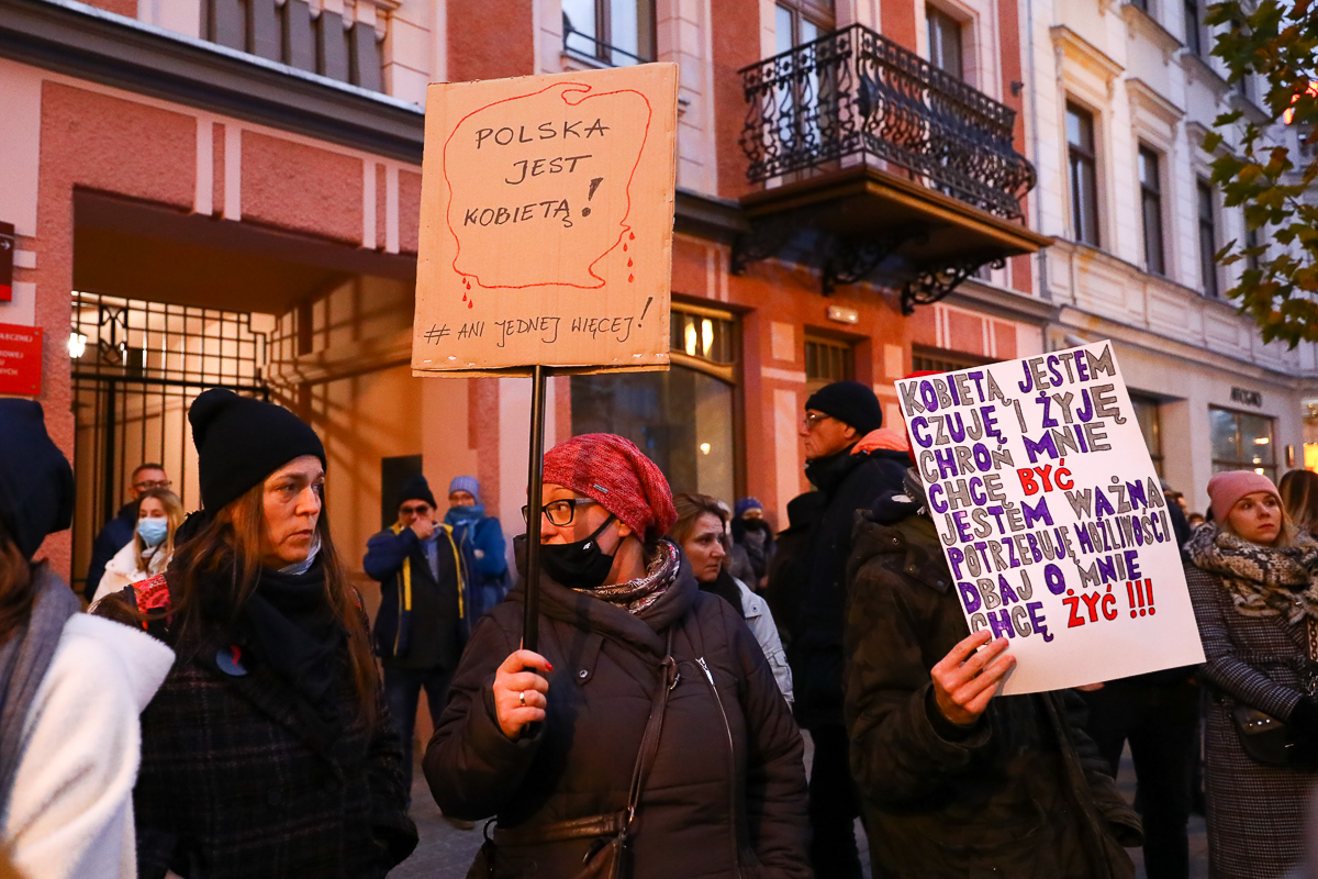 „Ani jednej więcej” - protest na Piotkowskiej w Łodzi