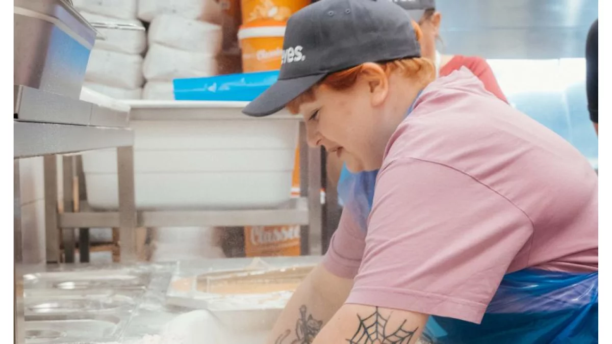 Nowa kanapka wchodzi do menu znanej sieci. Zadebiutuje w restauracji w Łodzi. Tak powstaje [FOTO]