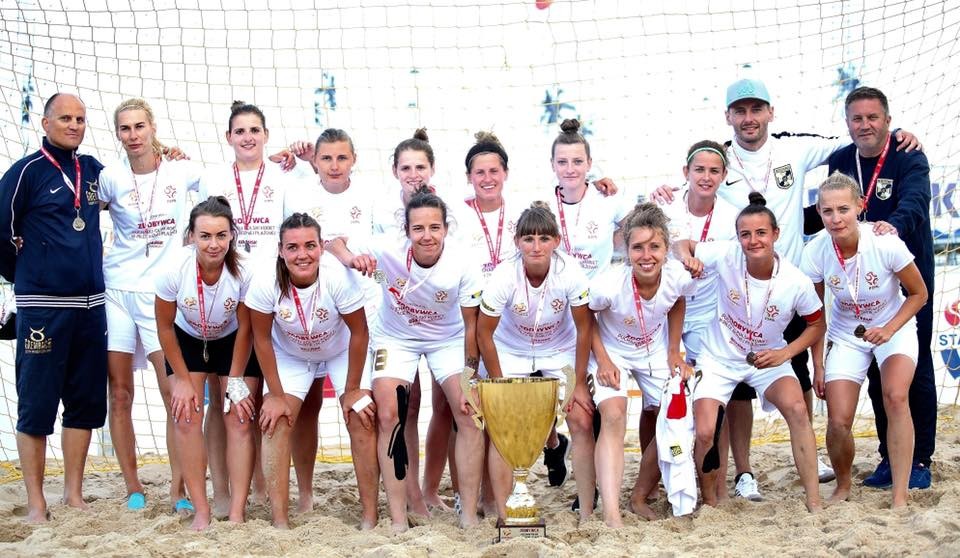 BEACH SOCCER: Historyczne trofeum dla Lady Grembach Łódź! - Zdjęcie główne