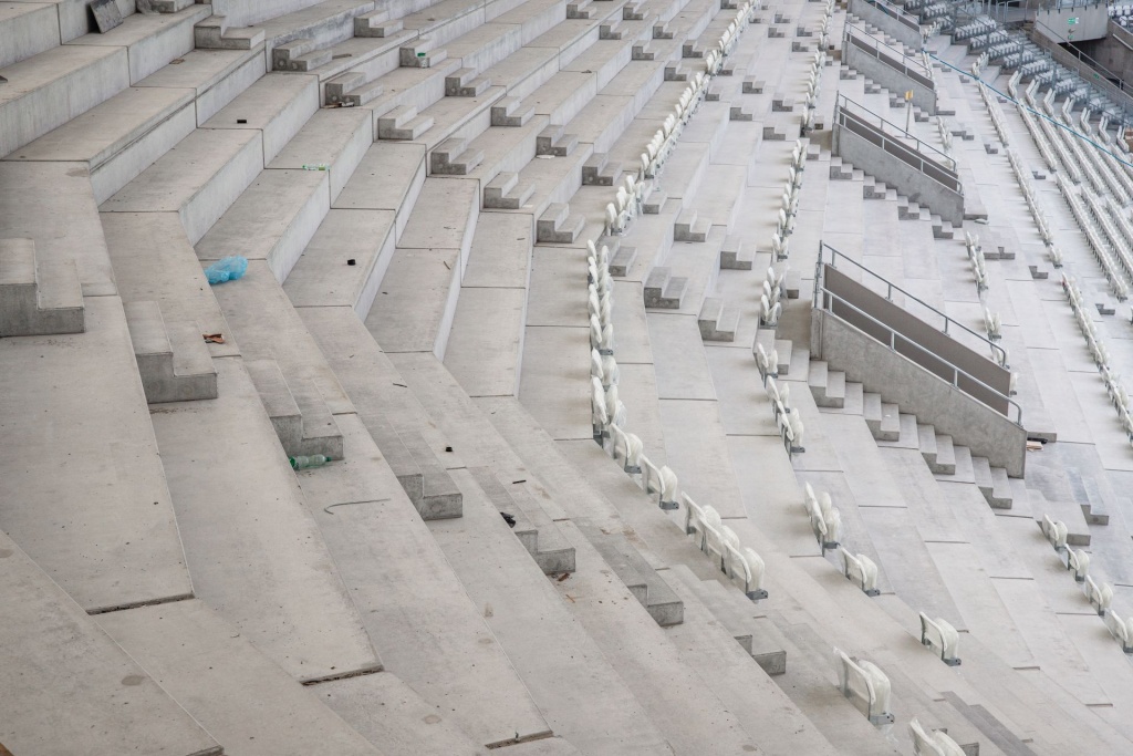 Pierwsze krzesełka na stadionie ŁKS-u Łódź (fot. ŁKS Łódź)