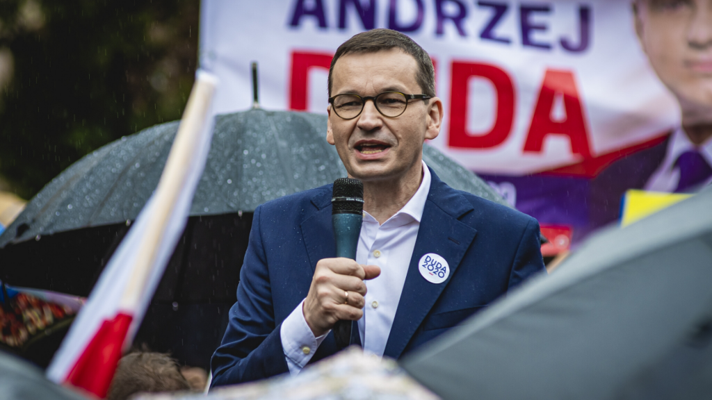 Premier Morawiecki tłumaczy się ze swoich słów: „Wierzyliśmy, że druga fala jest w odwrocie – ja tak wierzyłem” - Zdjęcie główne