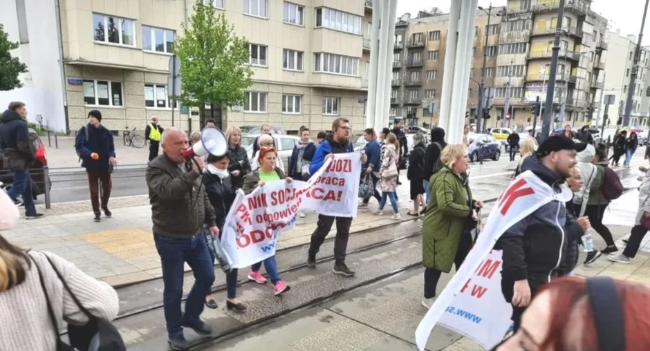 Pracownicy łódzkiego MOPS walczą o prawo do strajku. Kolejna rozprawa w sierpniu - Zdjęcie główne