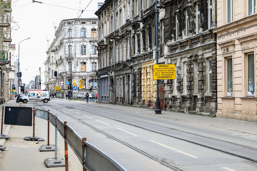 Łódzkie metro. Budowa stacji Łódź - Śródmieście. Zamknięte ulica Zielona i ulica Wólczańska w Łodzi (fot. Michał Pietrzak - TuŁódź.pl)