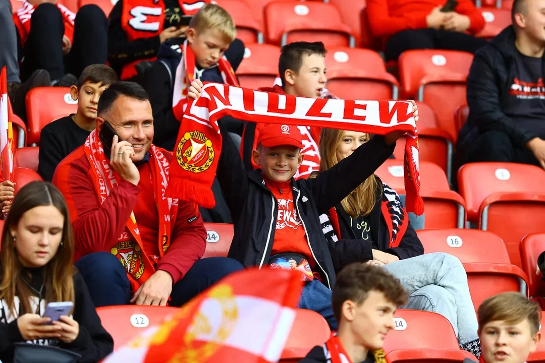 Rekord na stadionie w Chorzowie! Ponad 50 tysięcy kibiców oglądało zwycięskie spotkanie Widzewa Łódź z Ruchem! - Zdjęcie główne